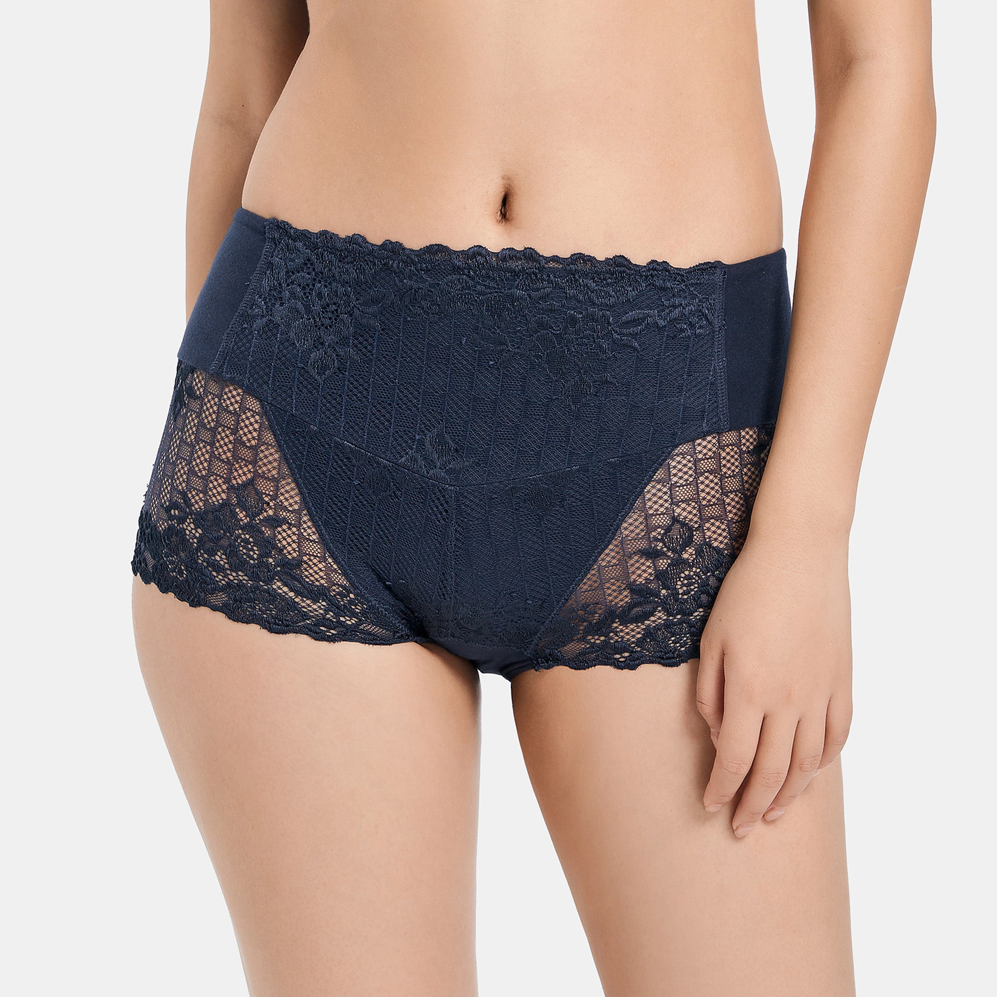 レーシーローレグショーツ〈ガーデニア〉