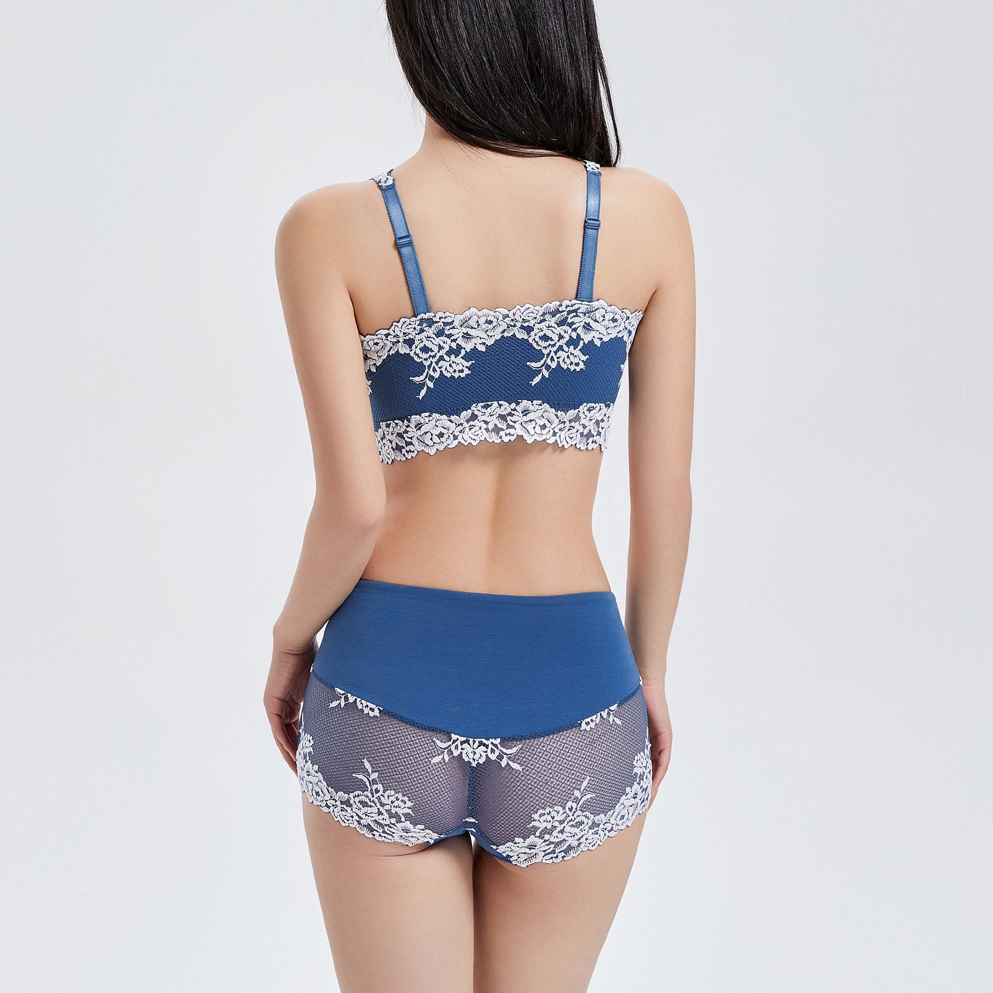 レーシーローレグショーツ〈ホワイトローズ〉