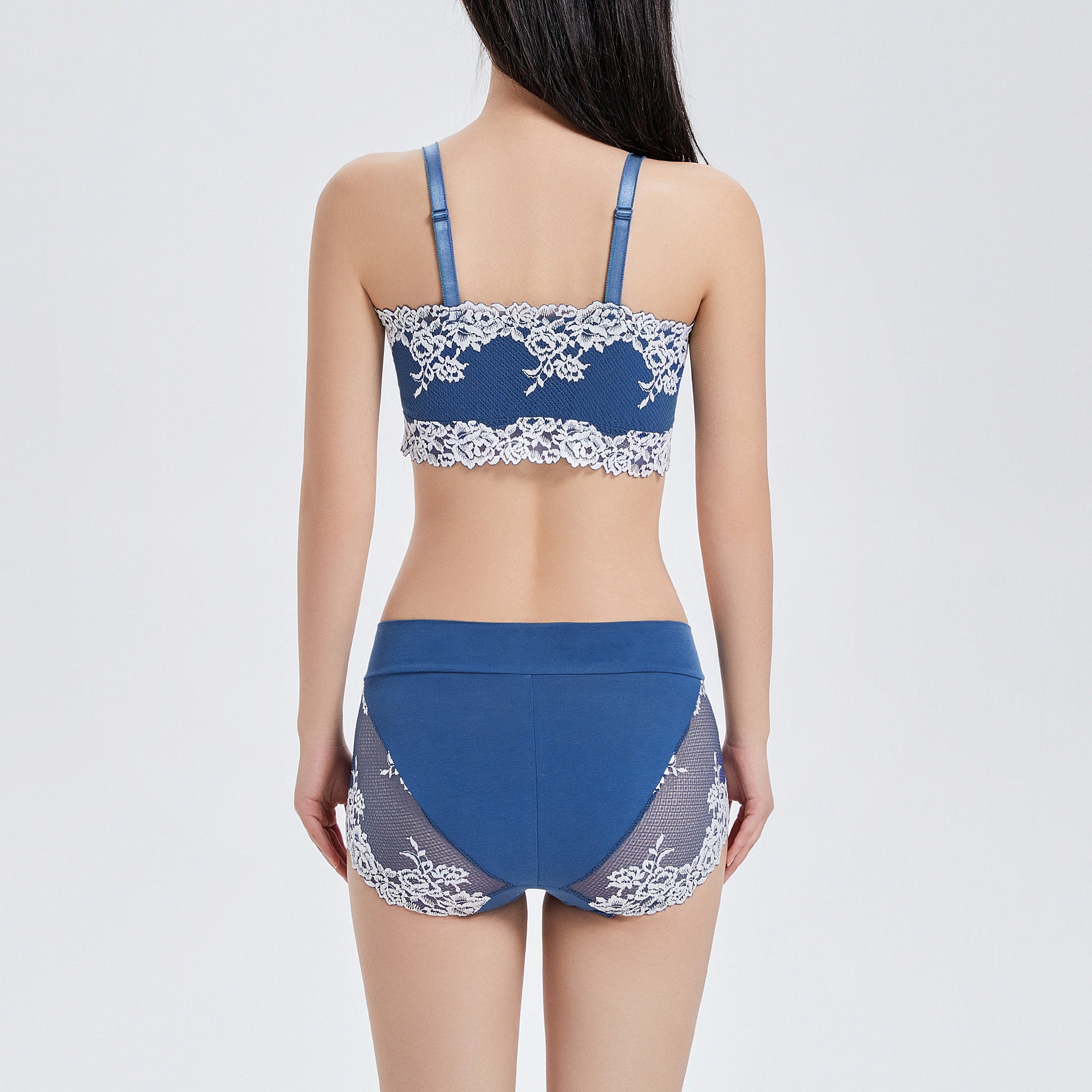 ノンワイヤーレーシーブラ〈ホワイトローズ〉クラシックブルー+LINE登録 送料無料