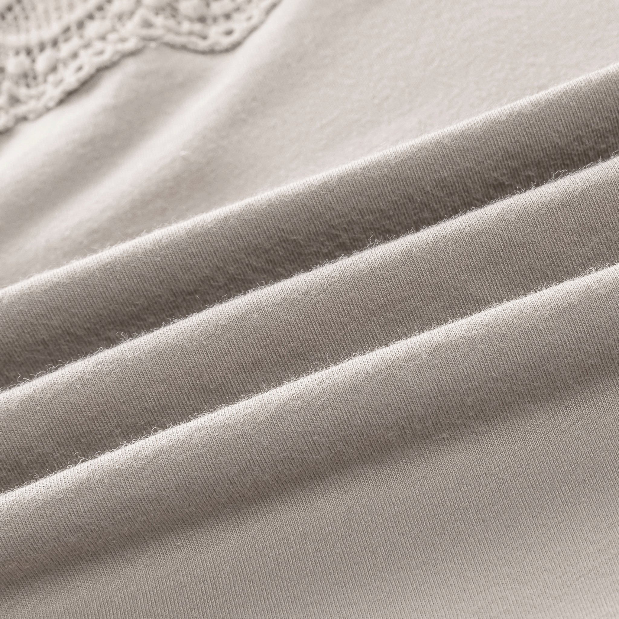 ノンワイヤーレーシーブラレットキャミ〈カンパニュラ〉